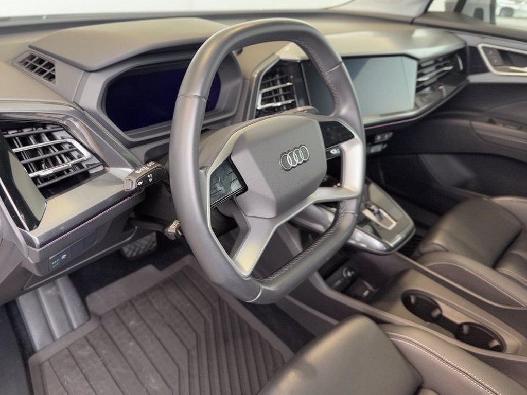 Used 2023 Audi Q4 e-tron Premium Plus w/ Premium Plus AWD/4WD image 4