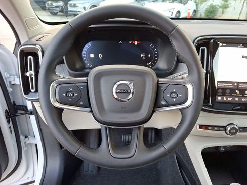 New 2026 Volvo XC40 B5 Ultra w/ Protection Package Premier image 9