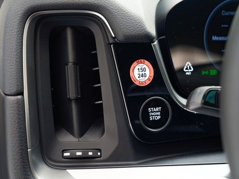 New 2026 Porsche Cayenne Coupe image 31