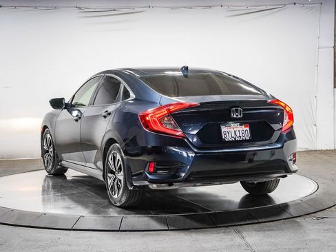 Used 2018 Honda Civic EX-T image 2