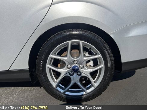 Used 2015 Ford Focus SE w/ Equipment Group 201A FWD image 10