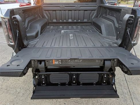 New 2026 GMC Hummer EV 4x4 Crew Cab image 6
