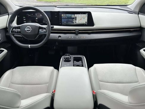 Used 2023 Nissan Ariya FWD image 22