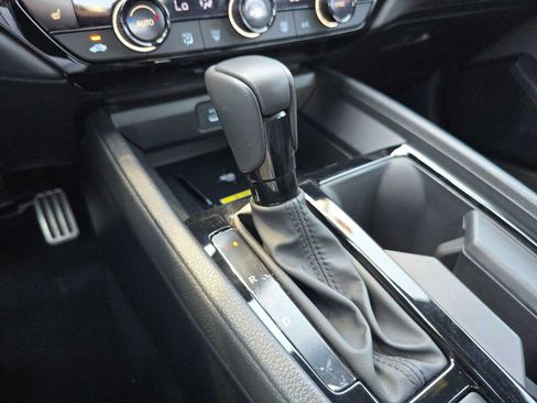 Used 2025 Honda Accord Sport image 38