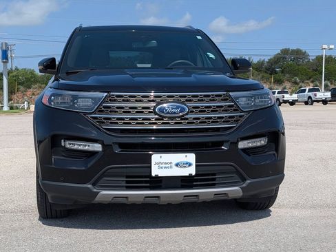 Certified 2024 Ford Explorer King Ranch w/ Technology Package AWD/4WD image 3