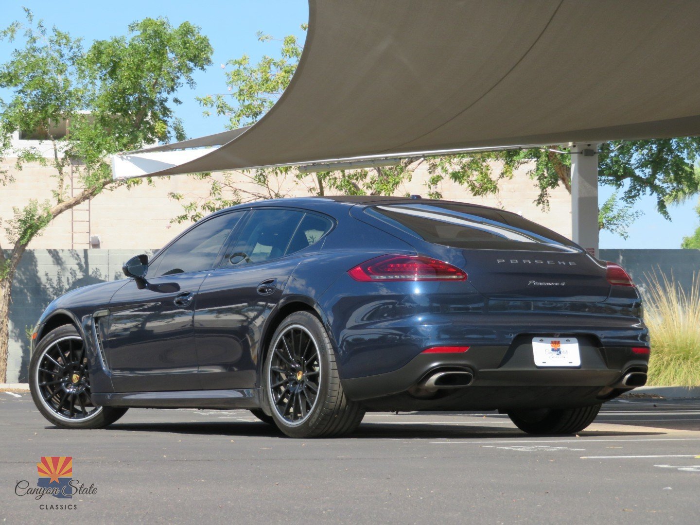 Used 2016 Porsche Panamera AWD/4WD image 4
