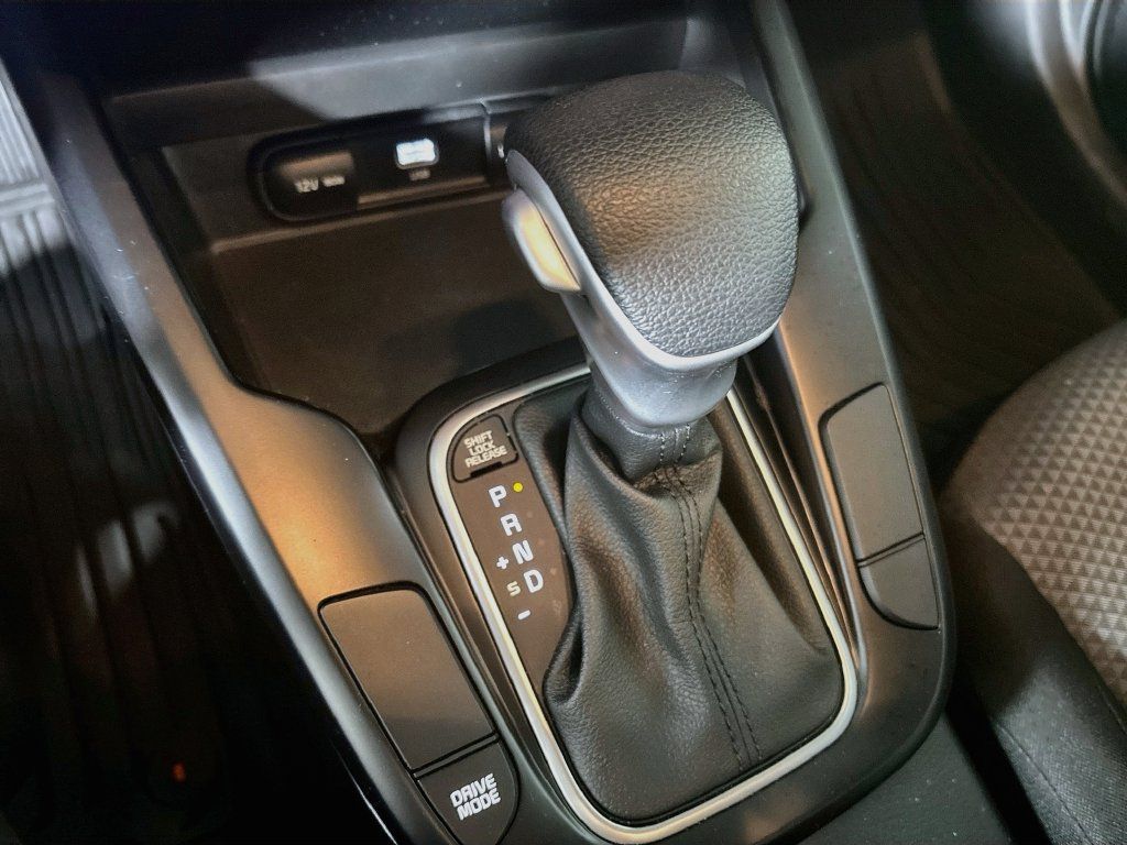 Used 2025 Kia Soul LX FWD image 17
