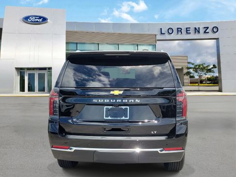 Used 2026 Chevrolet Suburban LT RWD image 5