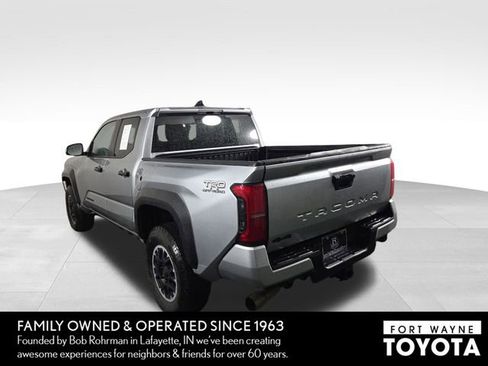 Used 2024 Toyota Tacoma TRD Off-Road image 9