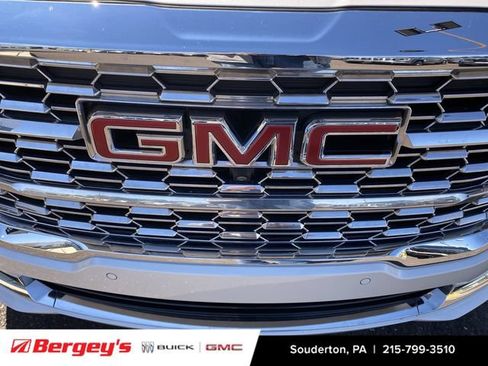Used 2023 GMC Terrain Denali w/ Denali Premium Package AWD/4WD image 35