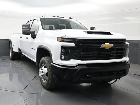 Used 2026 Chevrolet Silverado 3500 W/T AWD/4WD image 7