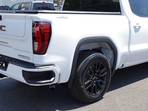 Used 2025 GMC Sierra 1500 Elevation AWD/4WD image 10