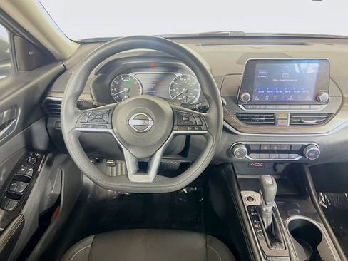 Used 2023 Nissan Altima 2.5 SV FWD image 21
