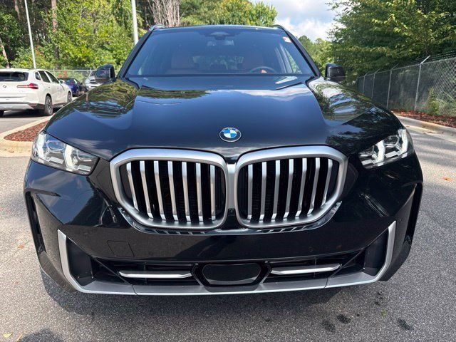 Certified 2024 BMW X5 xDrive40i w/ Premium Package AWD/4WD image 2