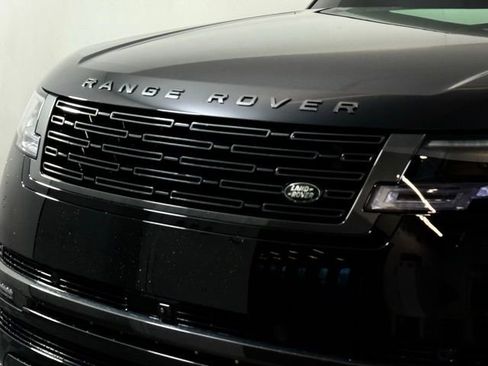 Certified 2026 Land Rover Range Rover SE AWD/4WD image 9