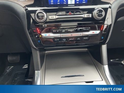 Certified 2022 Ford Explorer Platinum w/ Equipment Group 601A image 36