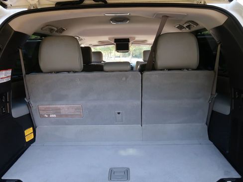 Used 2016 Toyota Sequoia Platinum RWD image 34