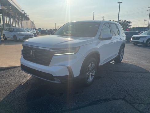 New 2025 Honda Pilot EX-L image 2