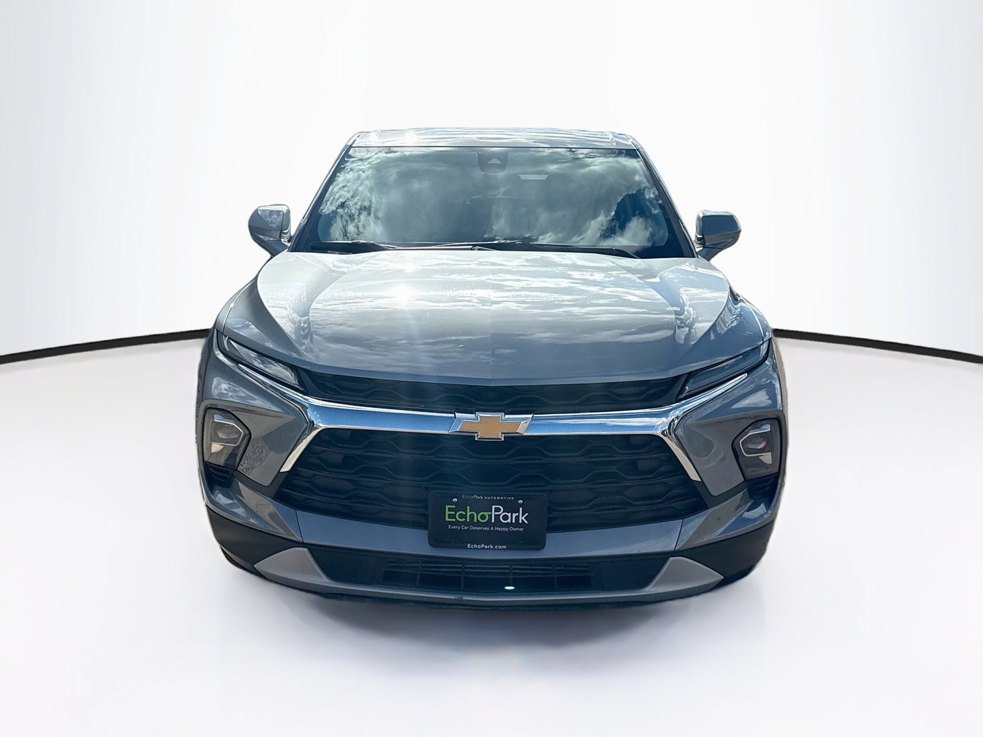 Used 2025 Chevrolet Blazer LT AWD/4WD image 2