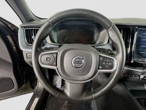 Used 2020 Volvo XC60 T6 Momentum image 13