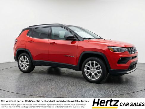 Used 2025 Jeep Compass Limited image 1
