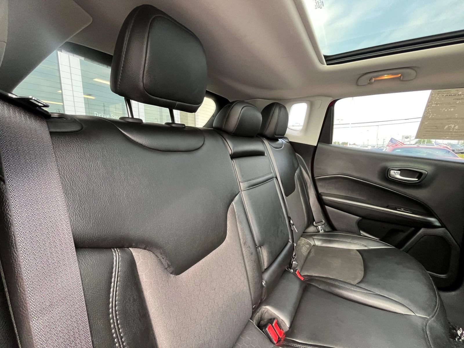 Used 2019 Jeep Compass Latitude AWD/4WD image 34