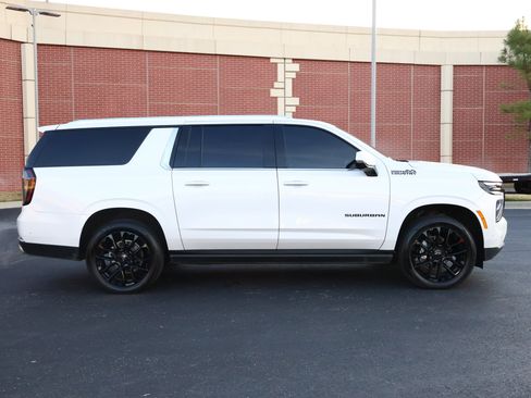 Certified 2025 Chevrolet Suburban High Country image 42