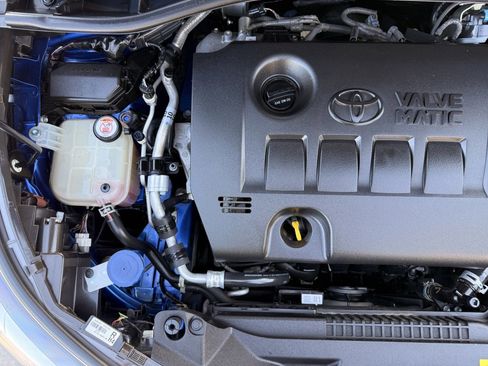Used 2018 Toyota C-HR XLE FWD image 14