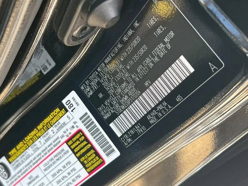 Certified 2023 Toyota Sienna Platinum FWD image 34