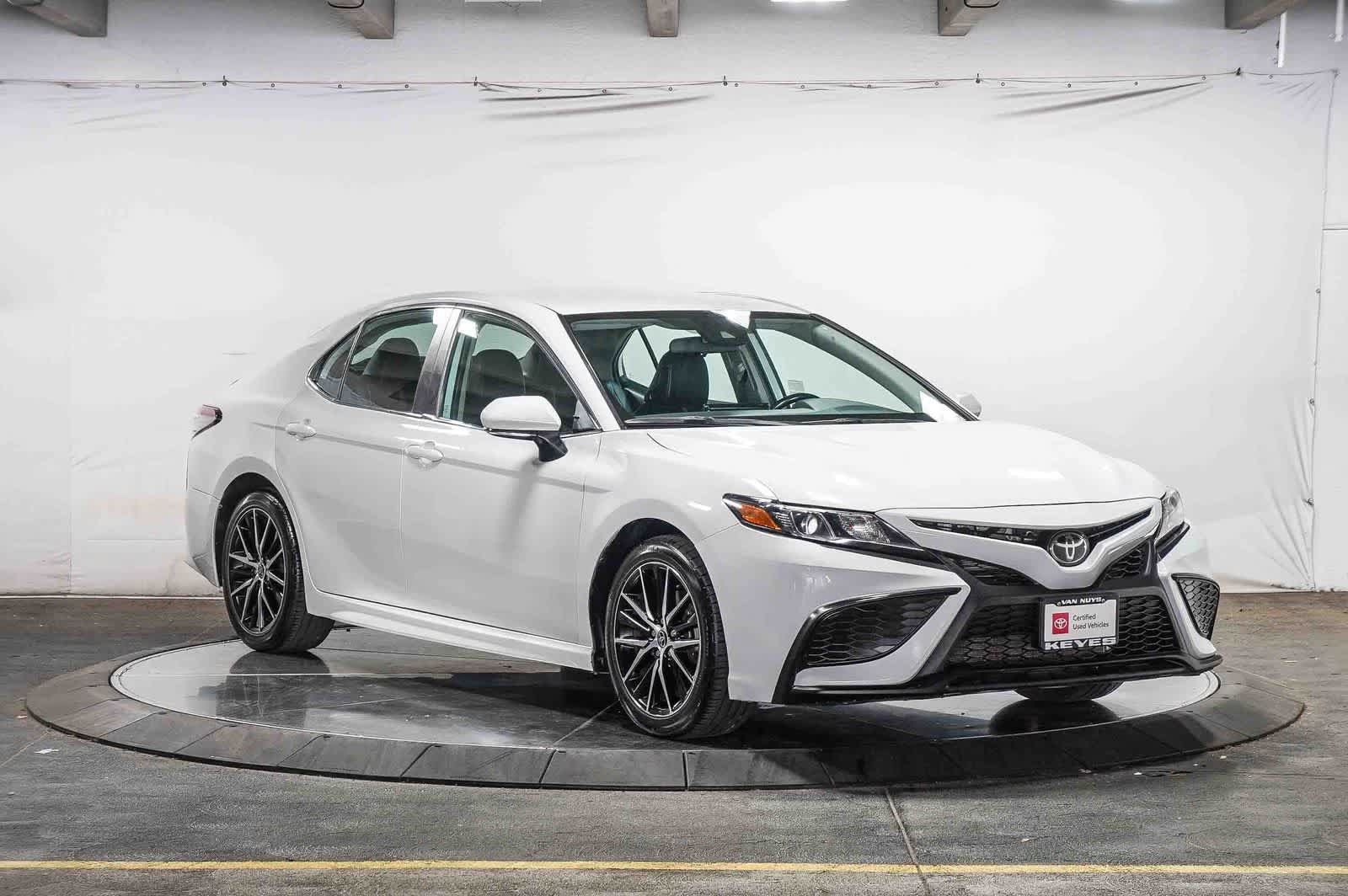 Certified 2022 Toyota Camry SE FWD image 5