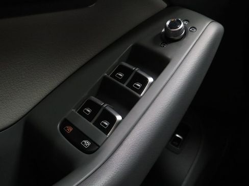 Used 2017 Audi Q5 2.0T Premium Plus w/ Technology Package image 26