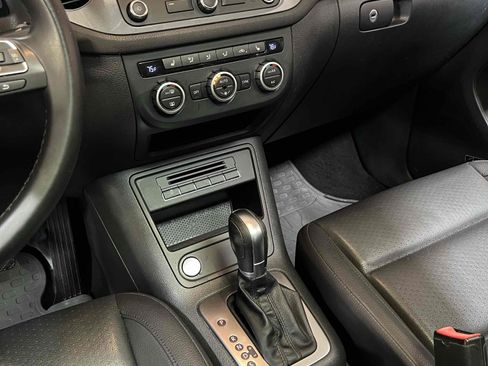 Used 2015 Volkswagen Tiguan SEL FWD image 28