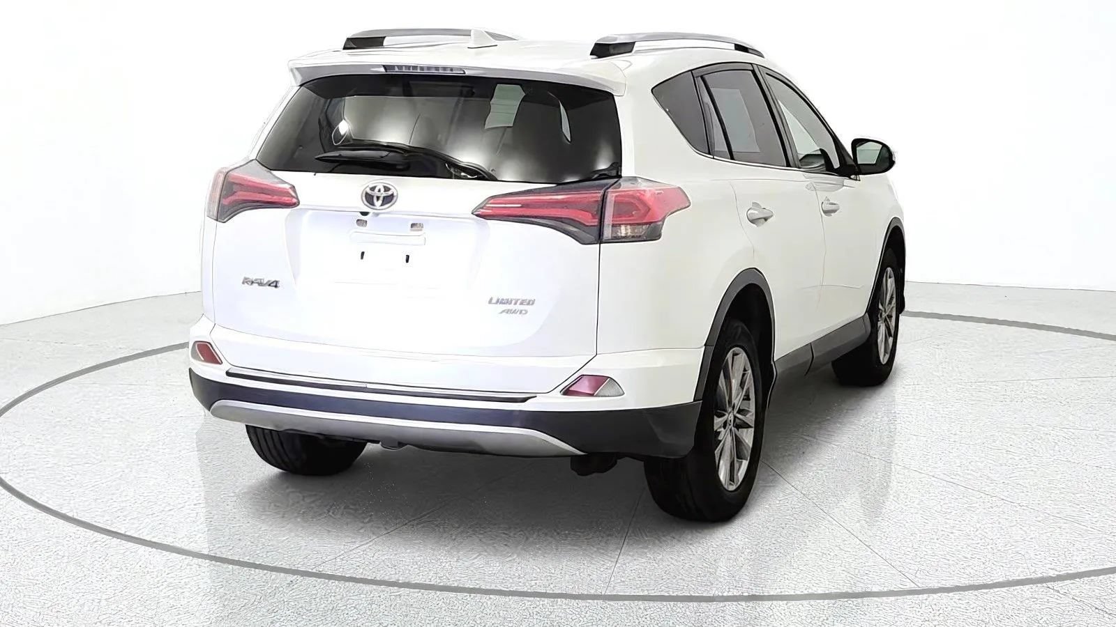 Used 2018 Toyota RAV4 Limited w/ All Weather Liner Package AWD/4WD image 8