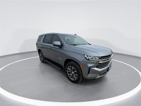 Used 2022 Chevrolet Tahoe LT w/ Luxury Package image 2