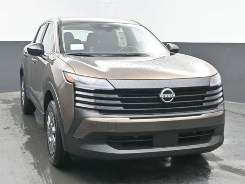 New 2026 Nissan Kicks S image 2