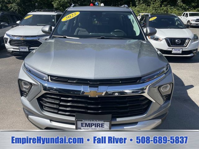 Used 2025 Chevrolet TrailBlazer LT AWD/4WD image 11