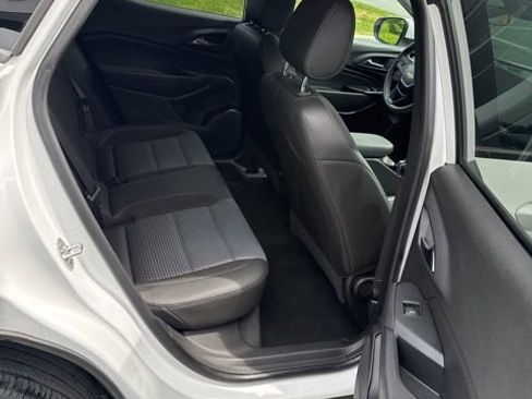 Used 2024 Chevrolet Trax LT FWD image 19