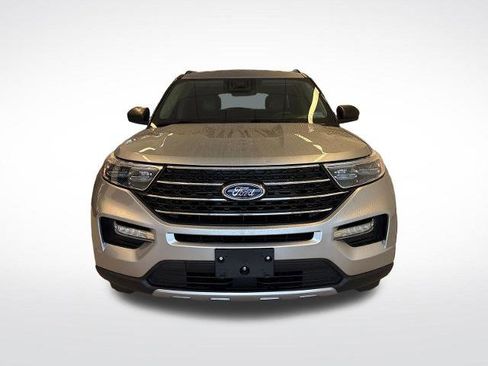 Certified 2023 Ford Explorer XLT w/ Equipment Group 202A RWD image 5