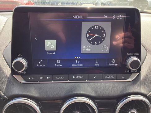 Used 2025 Nissan Sentra SV FWD image 3