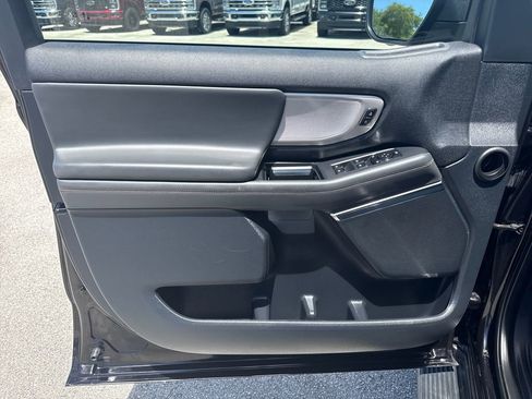 Used 2025 Ford Expedition Active RWD image 13