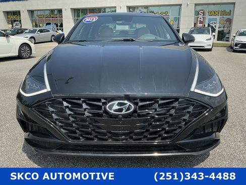 Used 2023 Hyundai Sonata Limited w/ Preferred Accessory Package FWD image 8