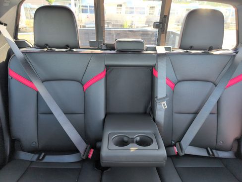 New 2026 Chevrolet Colorado Z71 w/ Technology Package AWD/4WD image 28