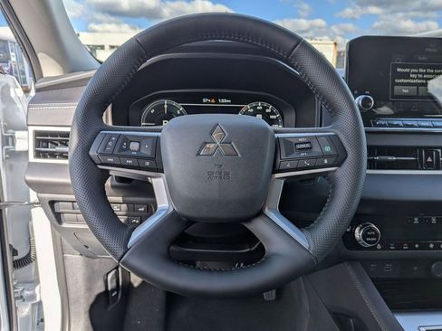 New 2025 Mitsubishi Outlander SEL image 17