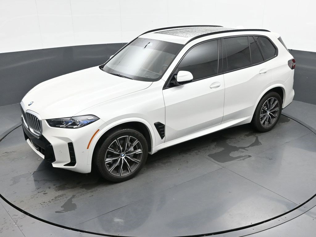 Used 2025 BMW X5 xDrive40i w/ M Sport Package AWD/4WD image 46