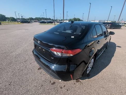 Used 2025 Toyota Corolla LE FWD image 5