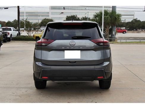 Used 2024 Nissan Rogue S image 5