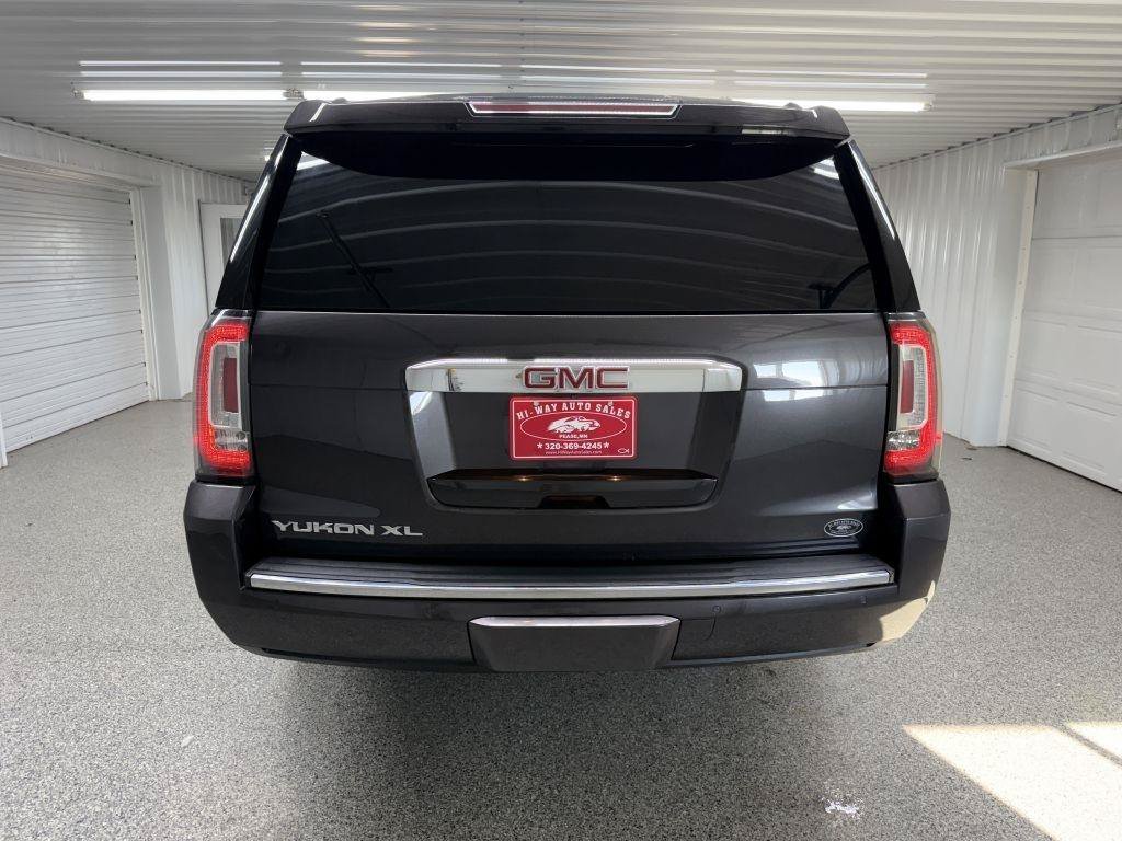 Used 2017 GMC Yukon XL Denali w/ Open Road Package AWD/4WD image 5