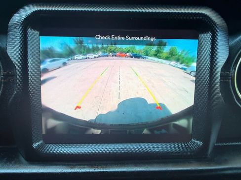 Used 2021 Jeep Wrangler Unlimited Sahara AWD/4WD image 8