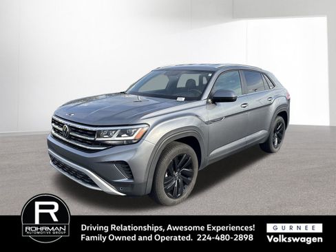 Used 2023 Volkswagen Atlas Cross Sport SE w/ Black Wheel Package image 5