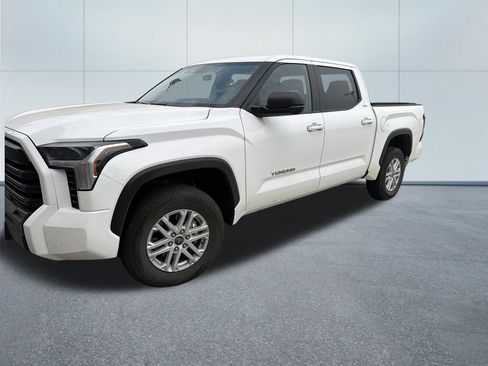 Used 2024 Toyota Tundra SR5 w/ SR5 Premium Package AWD/4WD image 7